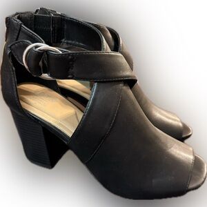 Apt. 9 Black Platform Peep Toe Platform Shoes Zipper Buckle 3.75” Heel Glamour